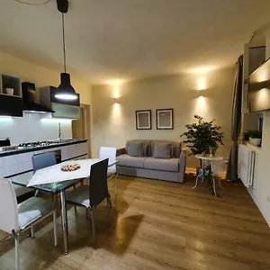 6 Via Della Rosa , Lucques Italie